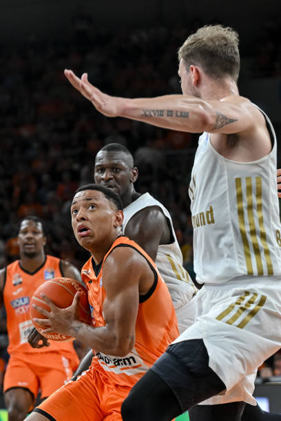 比起传统体 比起传统体