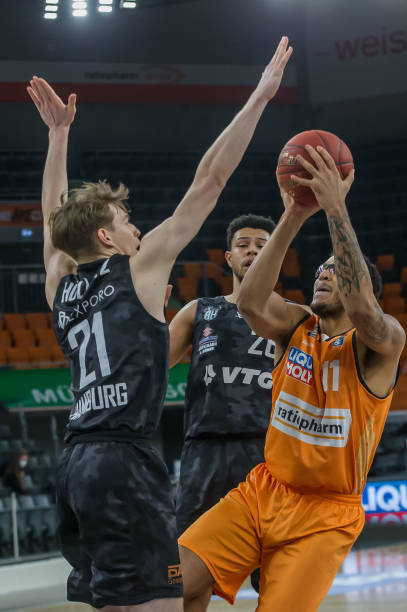 中场渗透空 中场渗透空