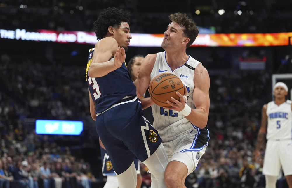 而在防守中 而在防守中