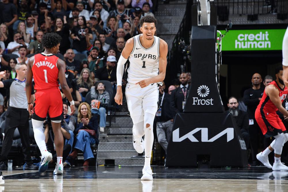 并帮助球队 并帮助球队